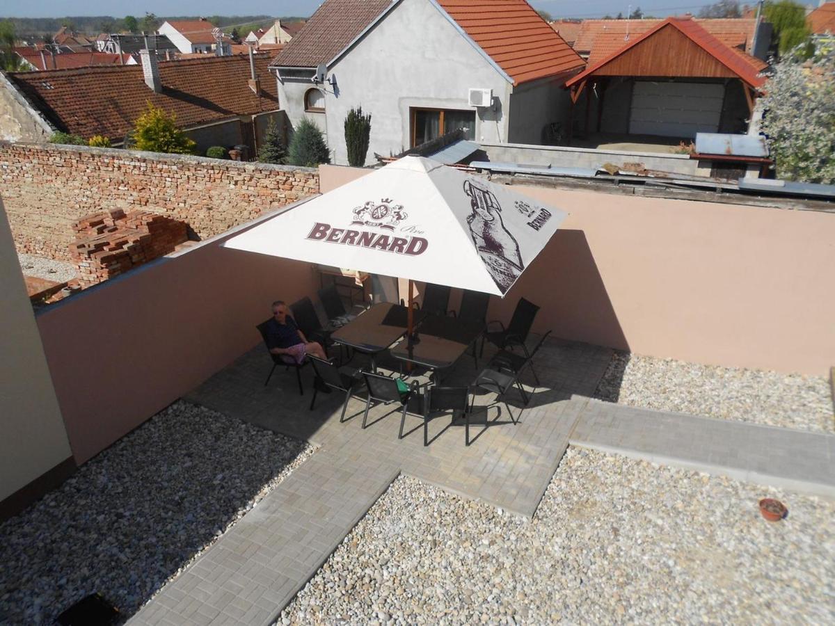 Ubytovani U Babicky Pension Lanžhot Buitenkant foto